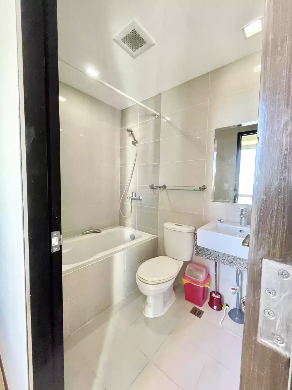 8 Newtown Blvd Executive Studio — Studio in Lapu-Lapu City, Cebu, Philippines — Photo 6