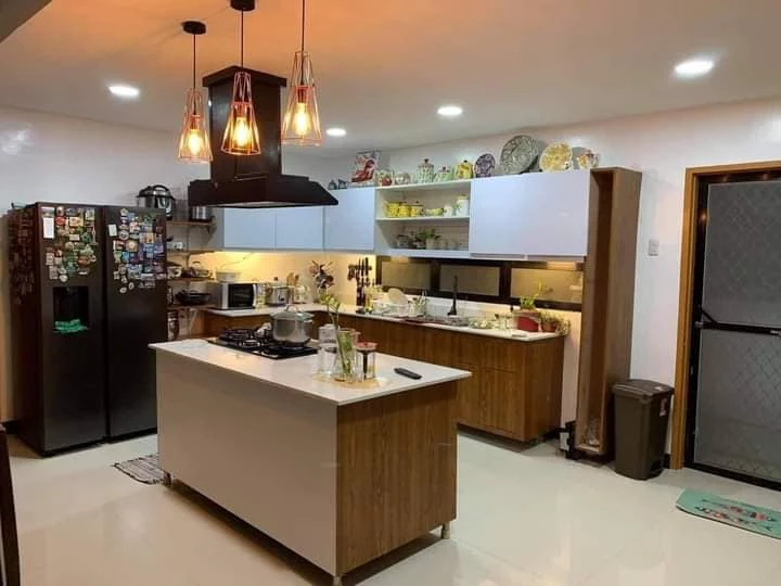 4 BEDS GLASS HOUSE NEAR DOWNTOWN AREA — House and Lot in Talomo, Davao City, Davao del Sur — Photo 6