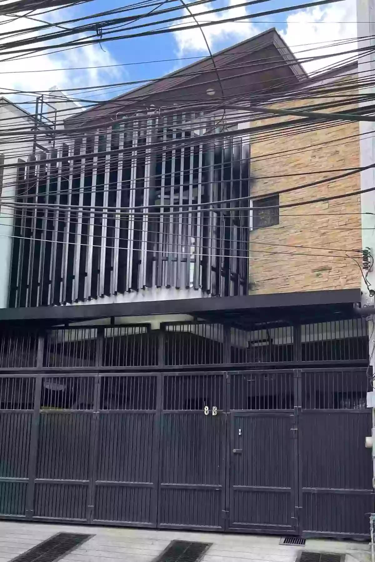 House and Lot FOR SALE (BEHIND I.T. PARK)