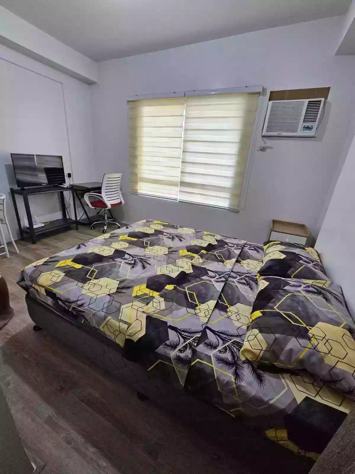SEMI FURNSIHED CONDO IN MESAVIRRE FOR RENT — Studio in Negros Occidental, Philippines — Photo 4