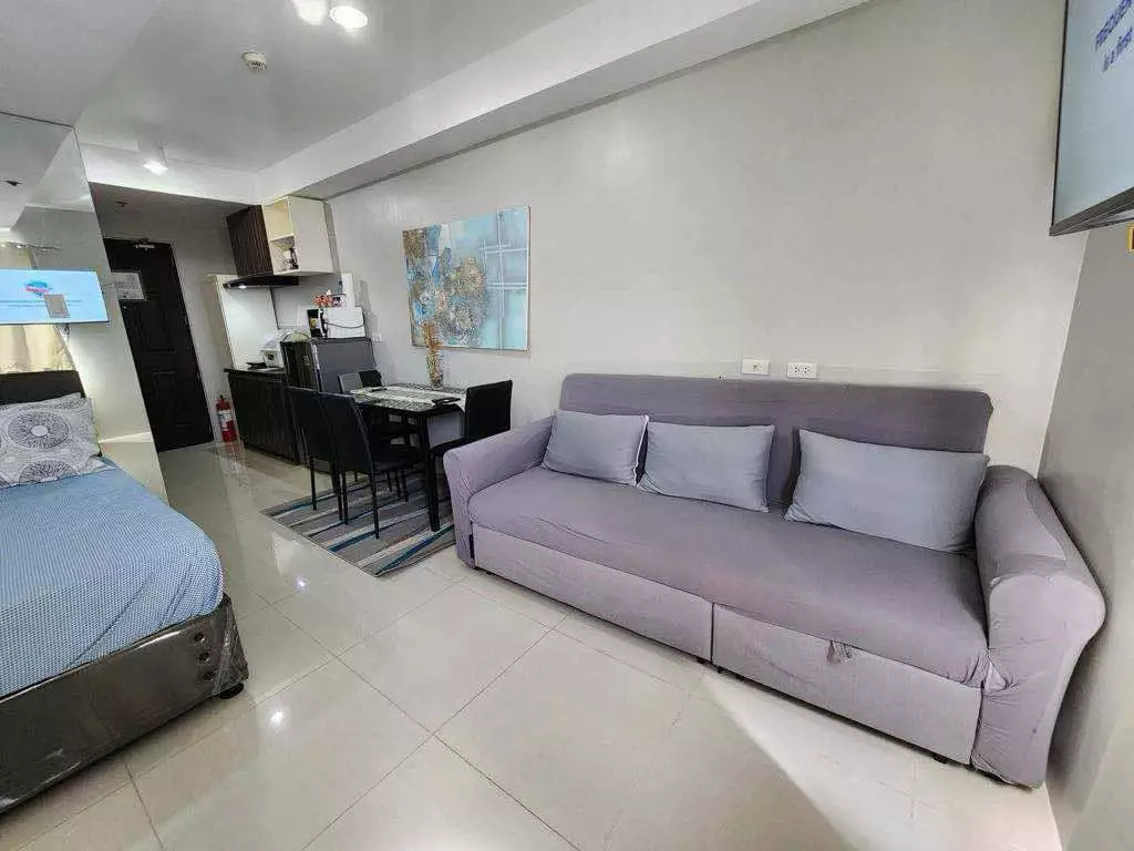 Rush Sale Furnished Studio Unit in Persimmon Studios in Cebu City — Studio in H. Joaquino Street, Cebu City, Central Visayas — Photo 2