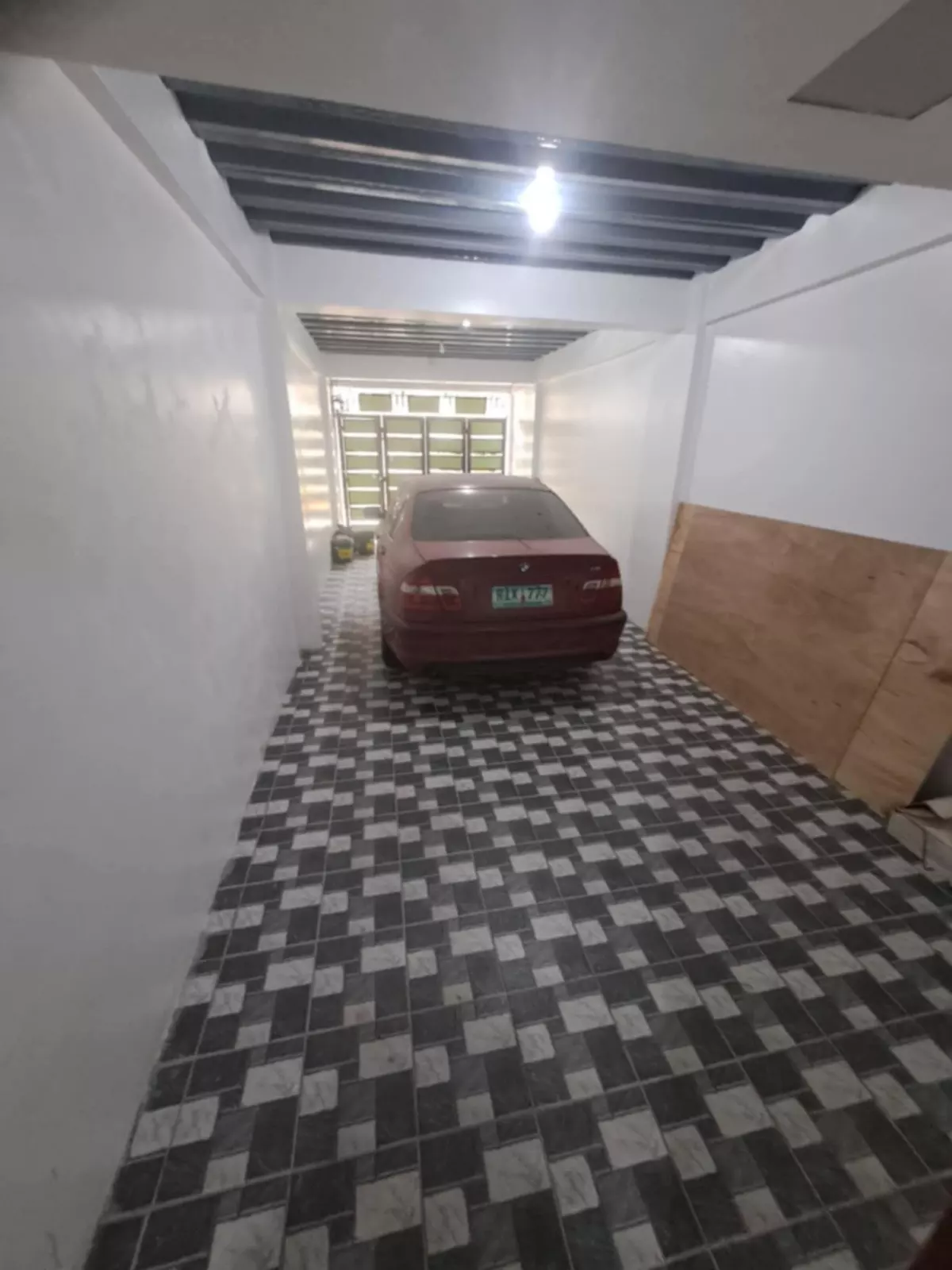 BRANDNEW THREE STOREY TOWNHOUSE FOR SALE NEAR UST WITH TWO CAR GARAGE — Beach House / Resort in Sampaloc, Manila, Metro Manila — Photo 2