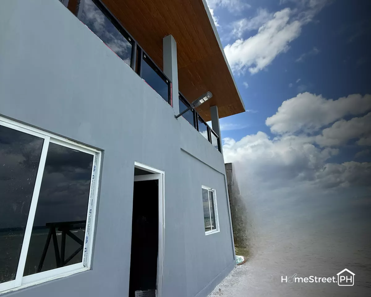 BEACHFRONT REST HOUSE FOR SALE IN OSLOB — Beach House / Resort in Cebu, Philippines — Photo 6