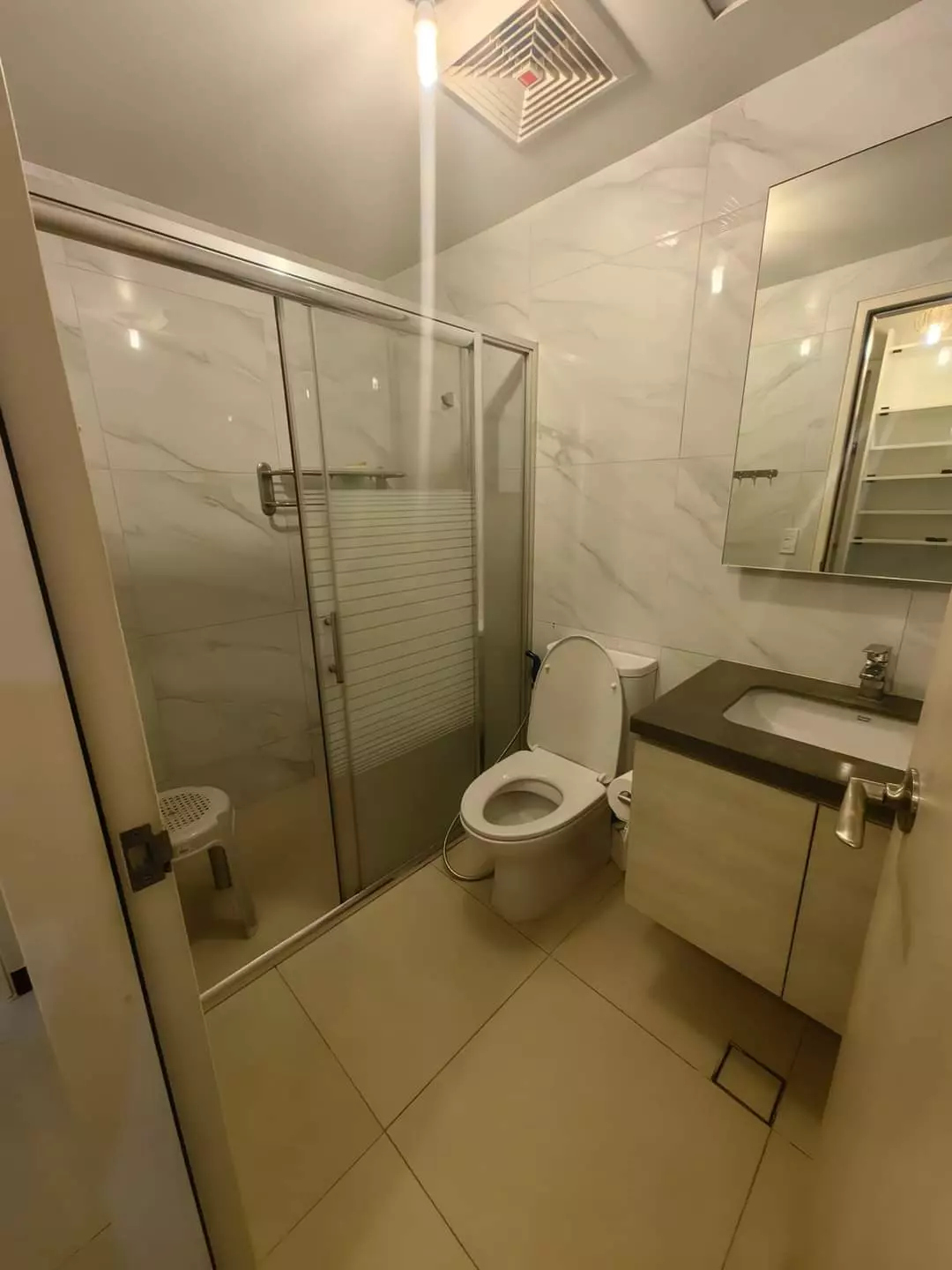 Mandani Bay Suites 2bedroom plus Maids room for Sale — 2 Bedrooms in F.E. Zuellig Avenue, Mandaue City, Philippines — Photo 6