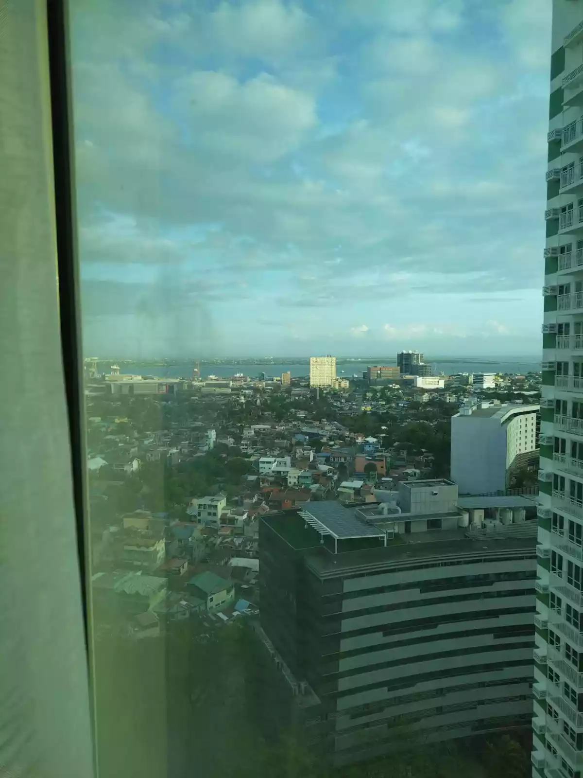 For rent Solinea studio 28flr — Studio in Cebu City, Philippines — Photo 2