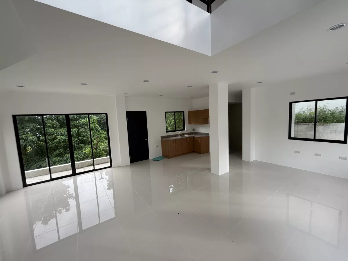 Single Detached Prime in Minglanilla Highlands — House and Lot in Upper Pakigne Rd, Minglanilla, Cebu — Photo 5