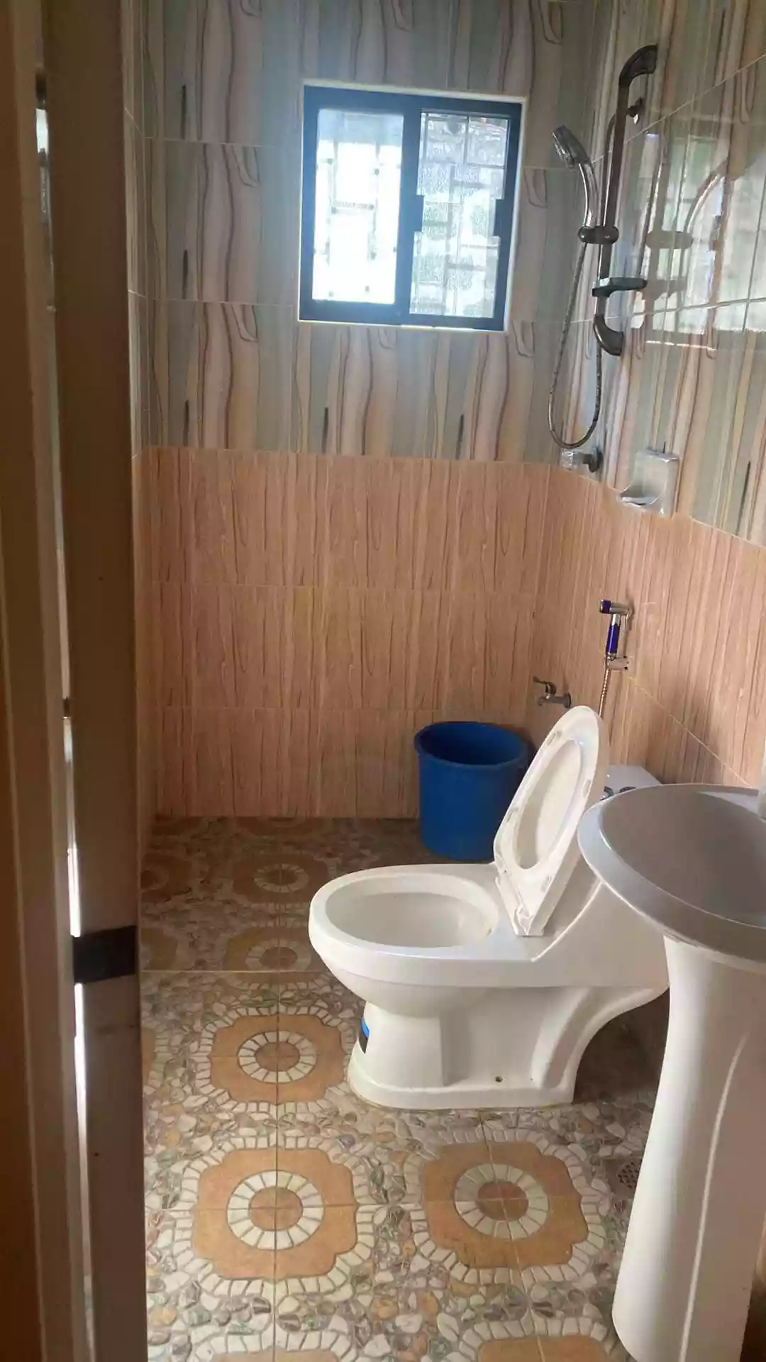 Binalbagan House and Lot for SALE! — House and Lot in Negros Occidental, Philippines — Photo 5