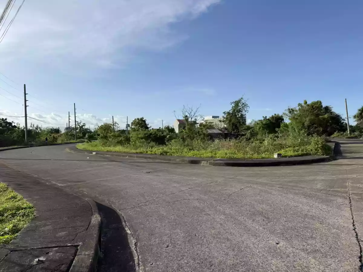Lot for sale in Vistamar Cebu City — Residential Lot in Cebu, Philippines — Photo 2