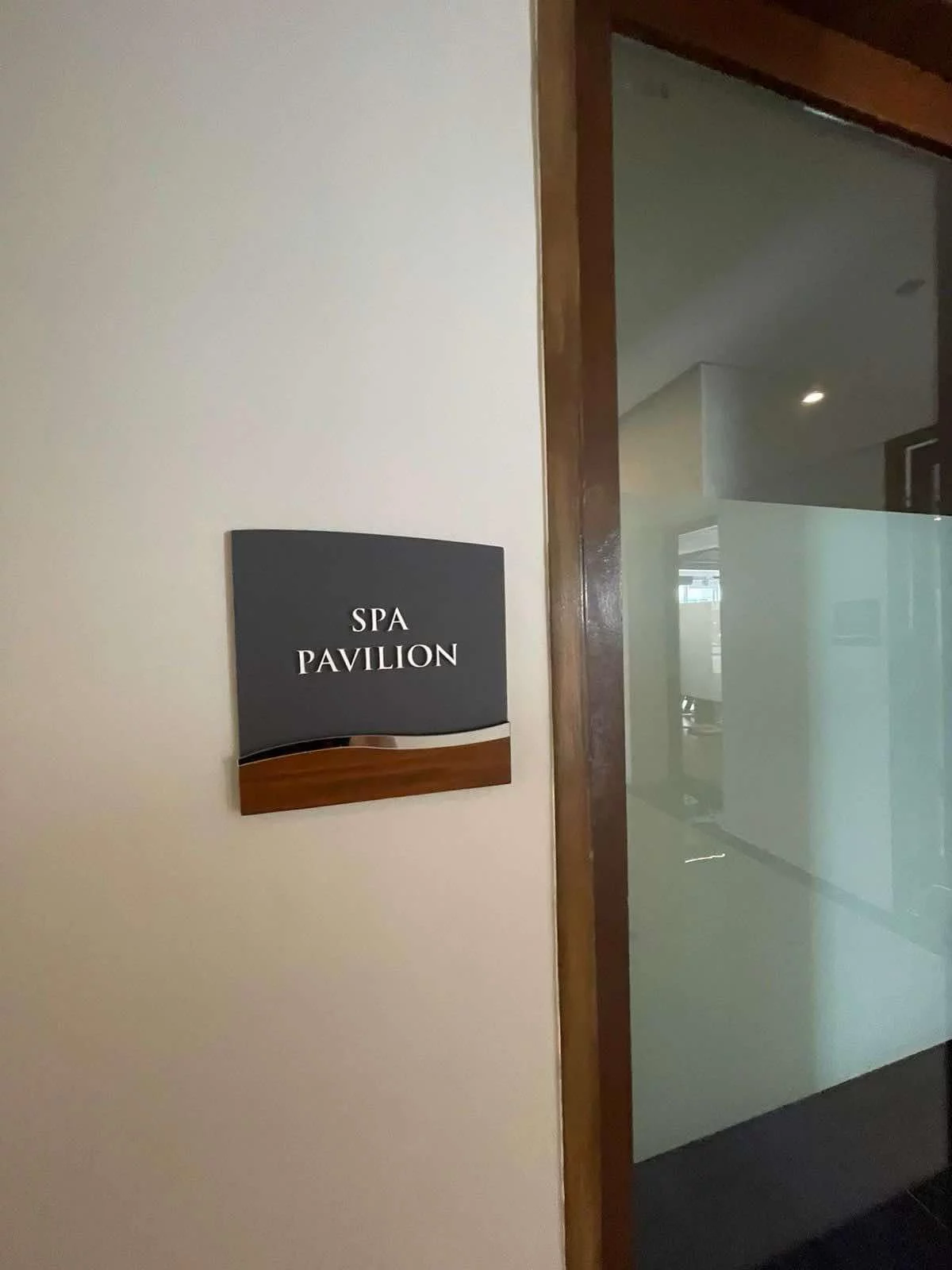 FURNISHED 1 BEDROOM WITH BALCONY FOR RENT in Marco Polo Residences — 1 Bedroom in Cebu City, Central Visayas, Philippines — Photo 6