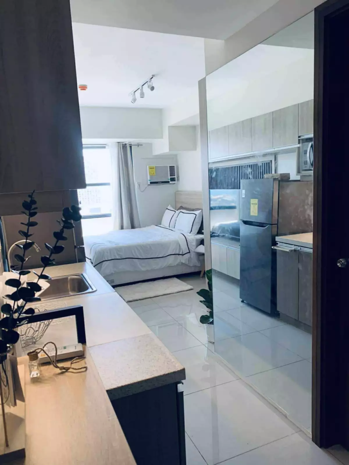 Newly Renovated Studio unit FOR SALE in Horizon 101 — Studio in Cogon Ramos, Cebu City, Cebu — Photo 4