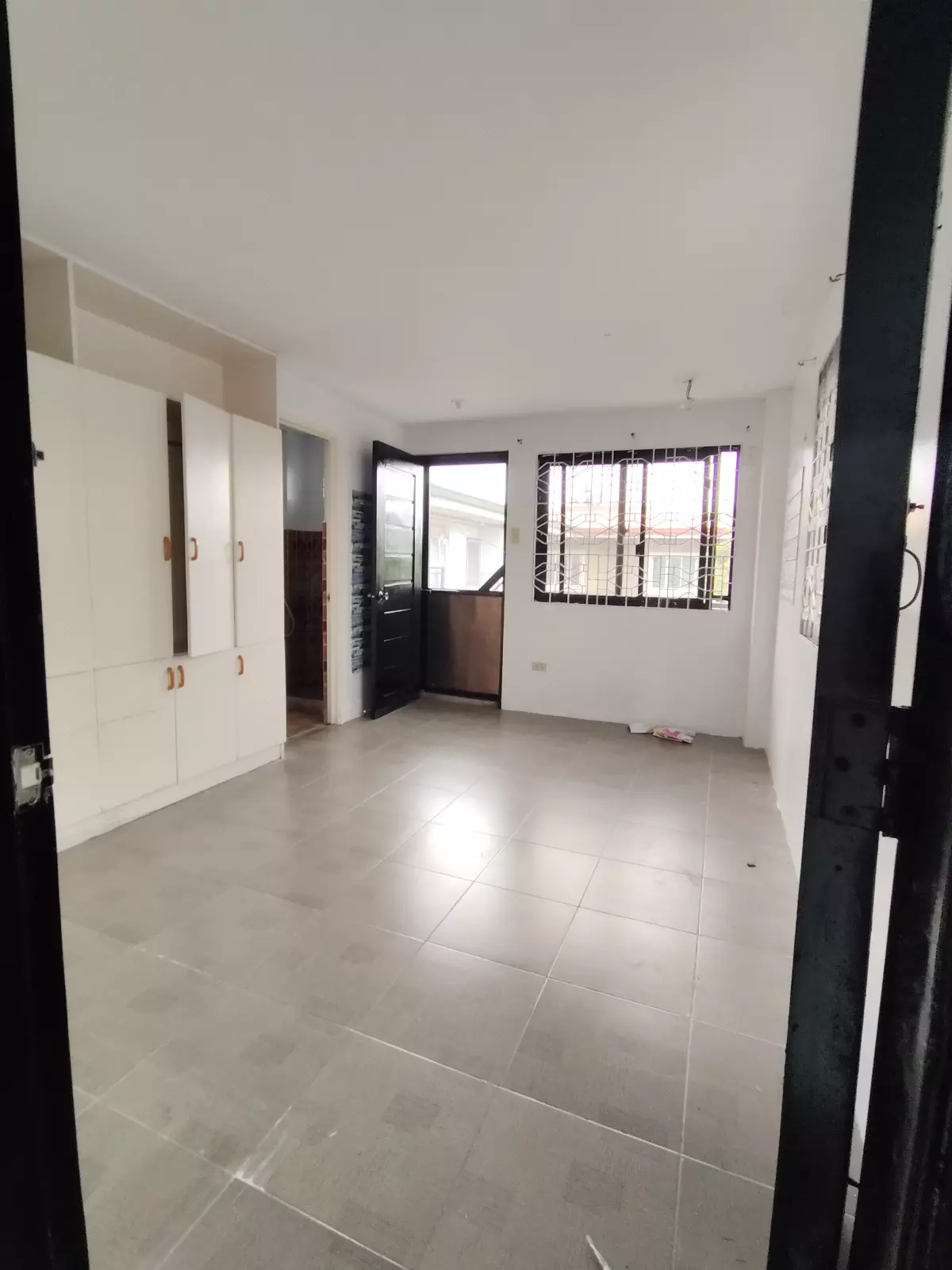 House and Lot with 5 Doors Apartment — House and Lot in Naga, Camarines Sur, Philippines — Photo 5