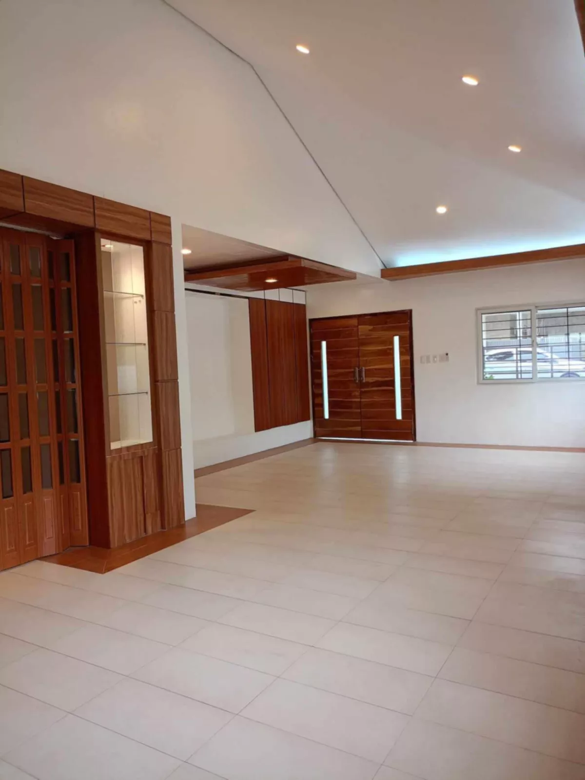Open photo 20 of 21 — HOUSE FOR SALE – Loyola Grand Villas, Marikina City