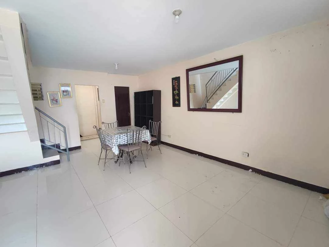 TOWNHOUSE FOR SALE WALKING DISTANCE TO A MALL