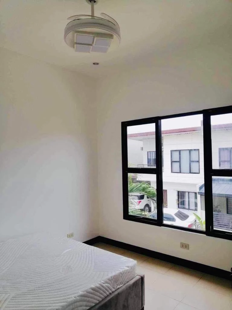 Open photo 13 of 19 — Duplex House