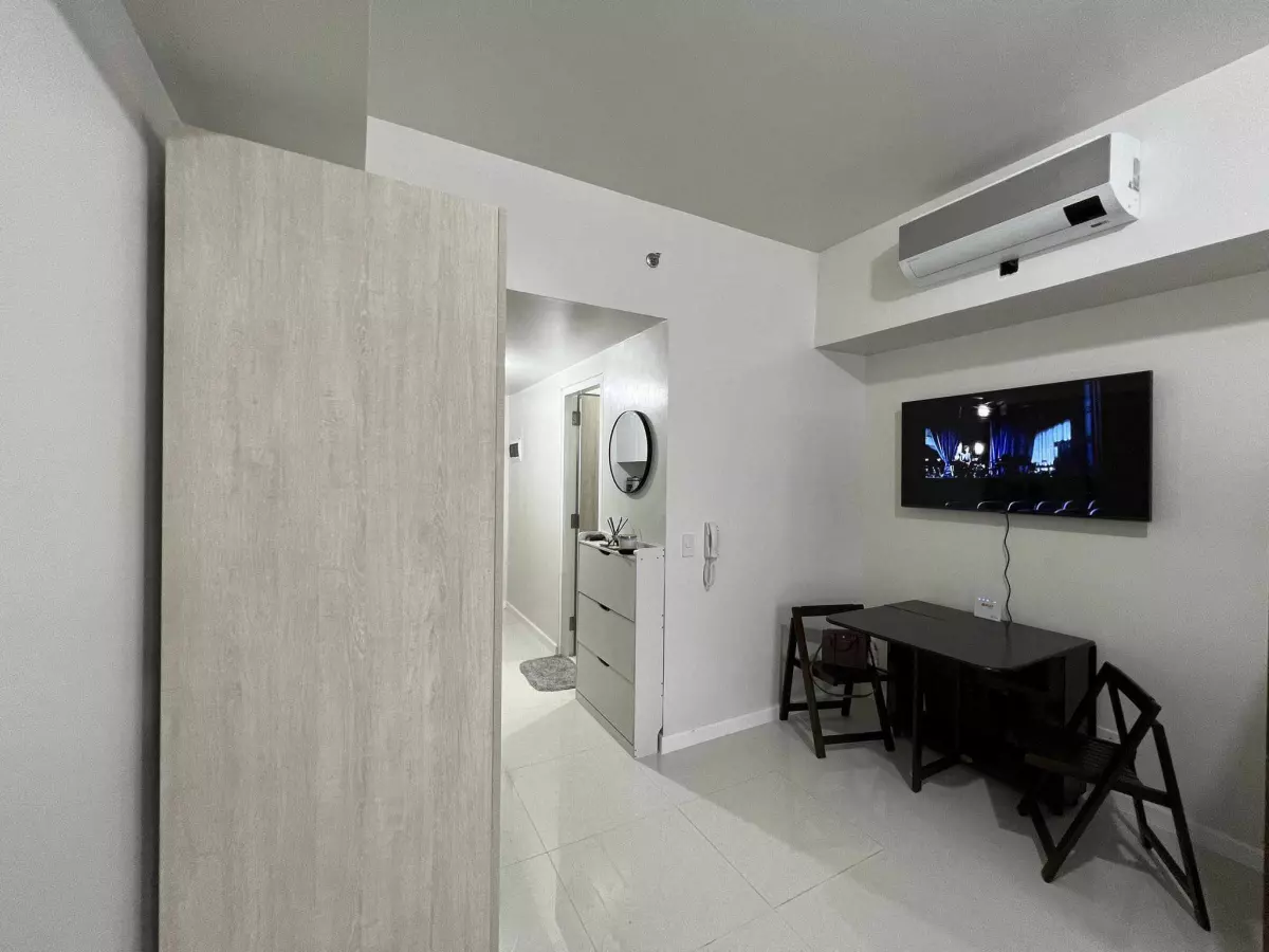 Mandani Bay Suites Studio Unit for Rent — Studio in F.E. Zuellig Avenue, Mandaue City, Philippines — Photo 3