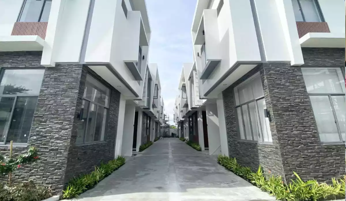 Open photo 14 of 14 — MODERN LUXURIOS TOWNHOUSE FOR SALE IN EDSA MUNOZ STARTS AT P13M UP!