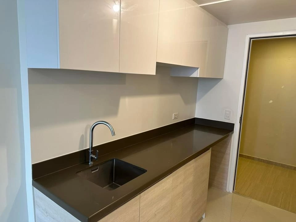 Brand new studio type unit for sale!  Mandani Bay, Tower 2 — Studio in F.E. Zuellig Avenue, Mandaue City, Philippines — Photo 4