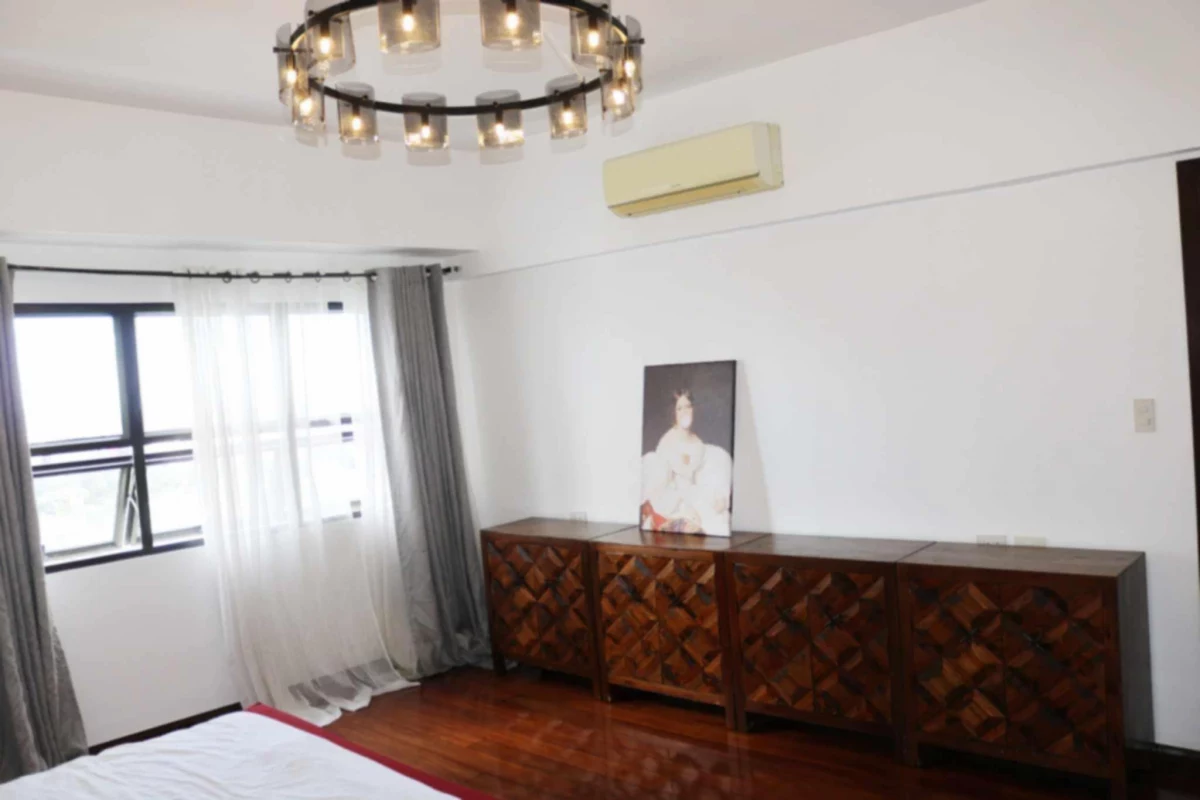 Open photo 18 of 20 — Avalon Penthouse (High End)