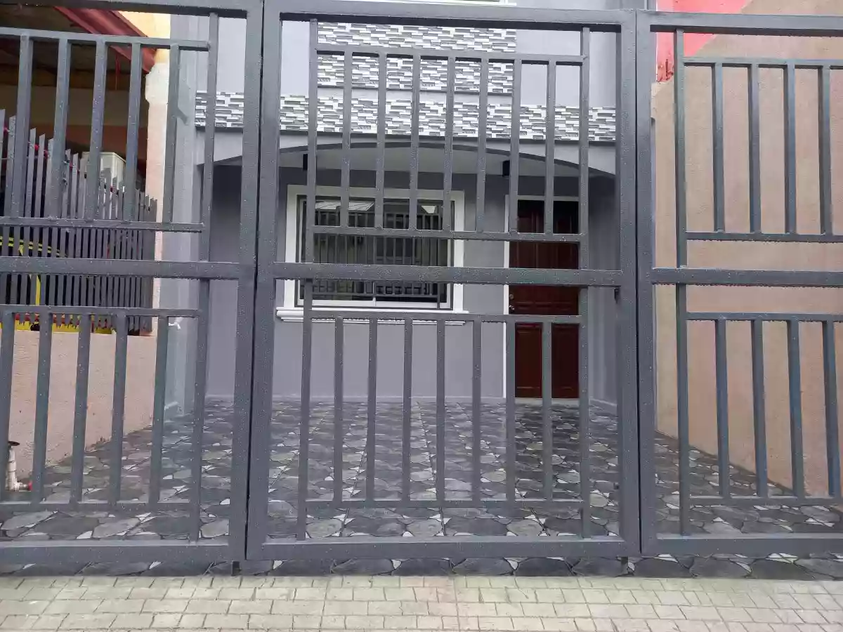 Newly Renovated Townhouse for Sale — House and Lot in Tungkop Barangay Road, Minglanilla, Cebu — Photo 2
