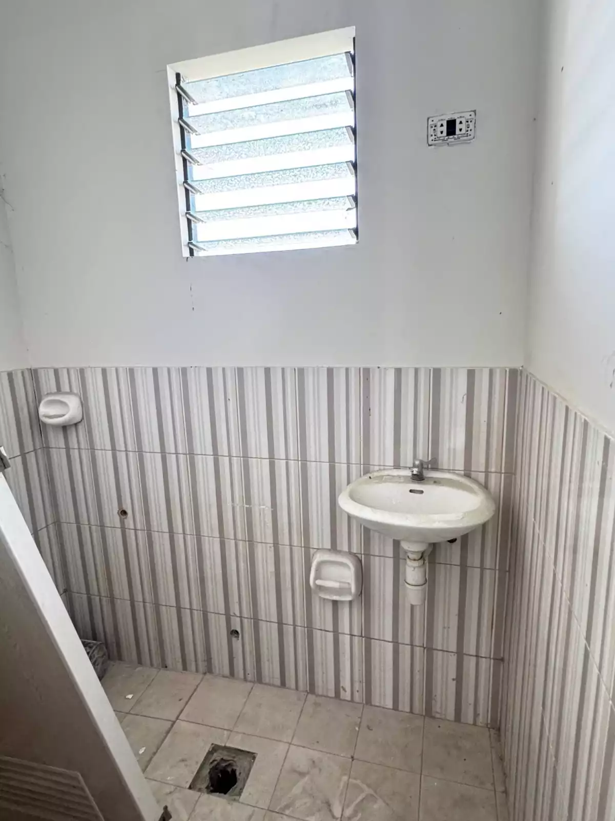 For Assume Townhouse in Casa Mira South — Townhouse in City of Naga, Cebu, Philippines — Photo 4
