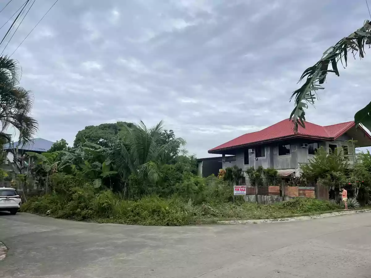 LOT FOR SALE AT LUCASAN!!