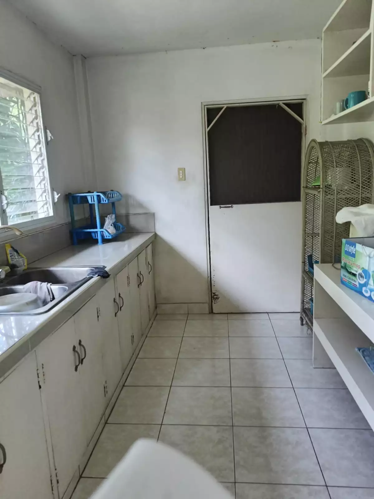 Open photo 22 of 33 — 3 STOREY BUILDING WITH ROOF TOP AND  5 APARTMENT UNITS FOR SALE