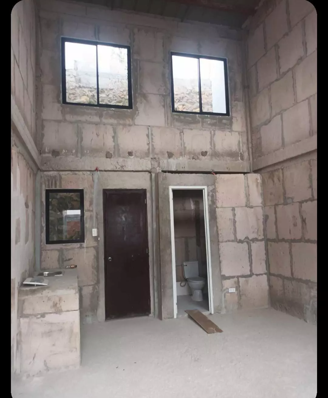 SACRIFICE SALE BARE UNIT IN TALISAY — Townhouse in Talisay City, Cebu, Philippines — Photo 2