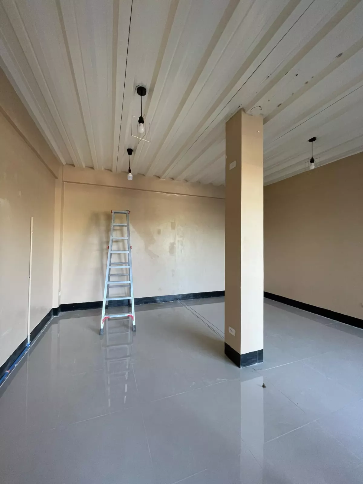 COMMERCIAL SPACE FOR RENT IN DANAO CITY — Office in Cebu, Philippines — Photo 2