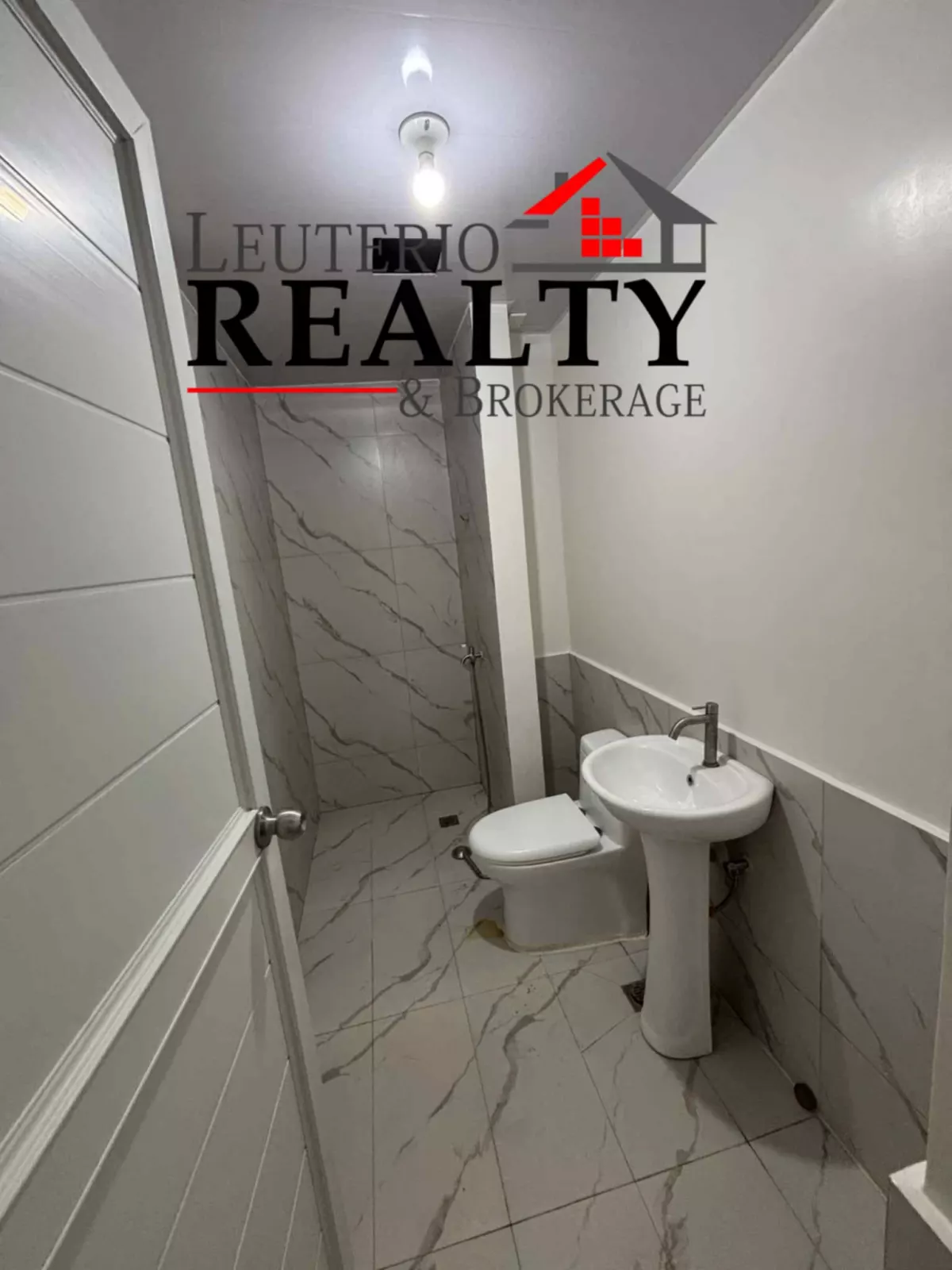 2 BR CONDO FOR SALE/FOR ASSUME BALANCE — 2 Bedrooms in Blumentritt Street, Naga City, Camarines Sur — Photo 4