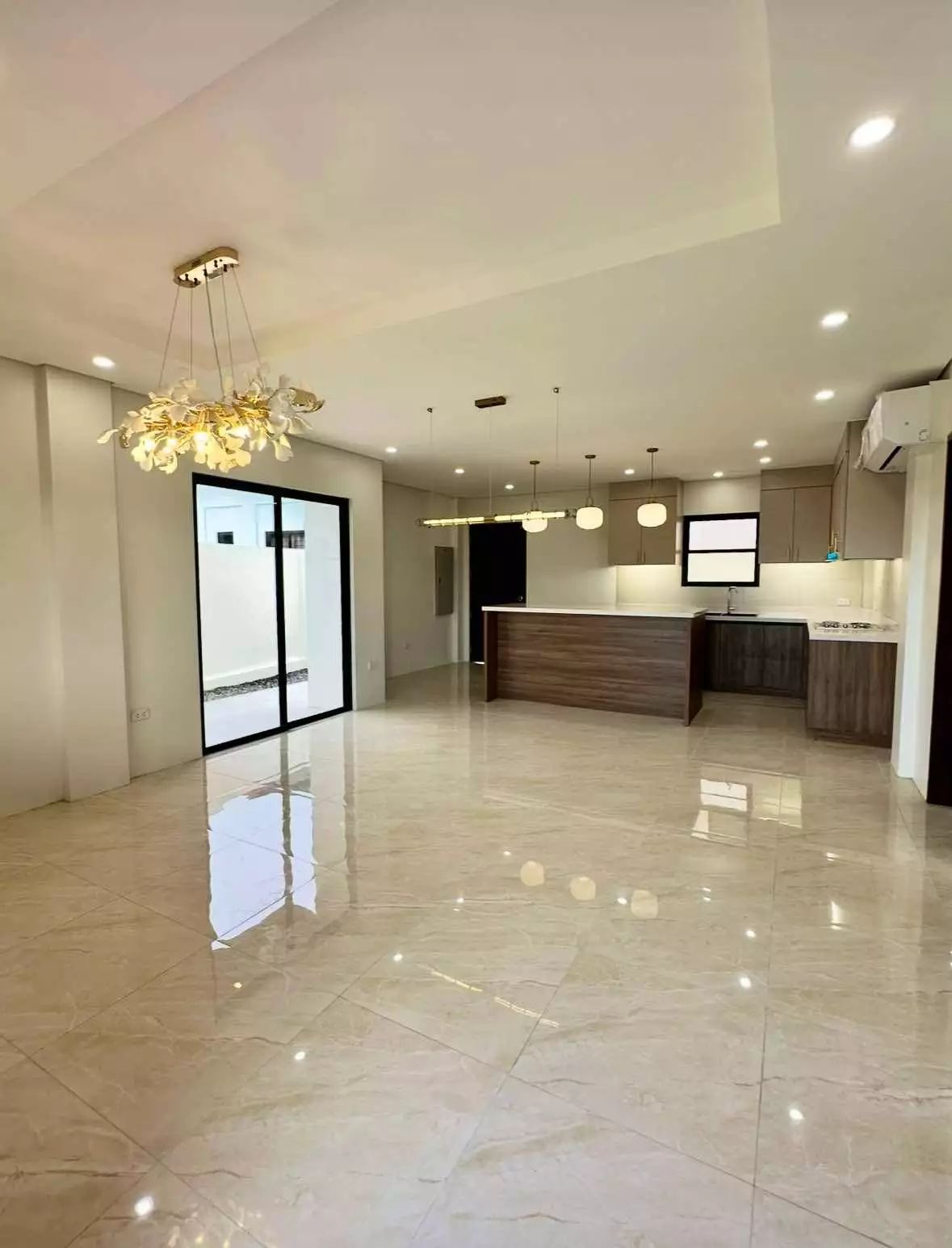 3 storey Brandnew House and Lot — House and Lot in Communal Road, Buhangin, Davao City — Photo 4