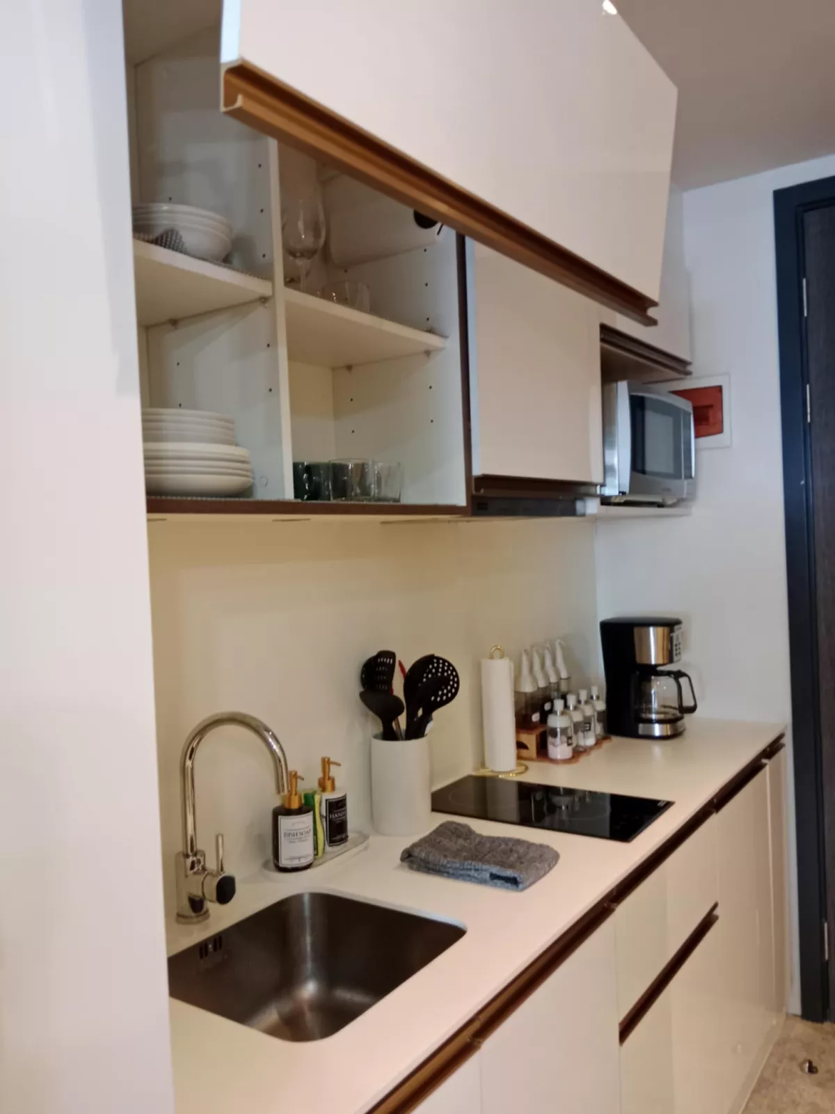 Condo for Sale in The Reef Mactan — Studio in Lapu-Lapu City, Philippines — Photo 4