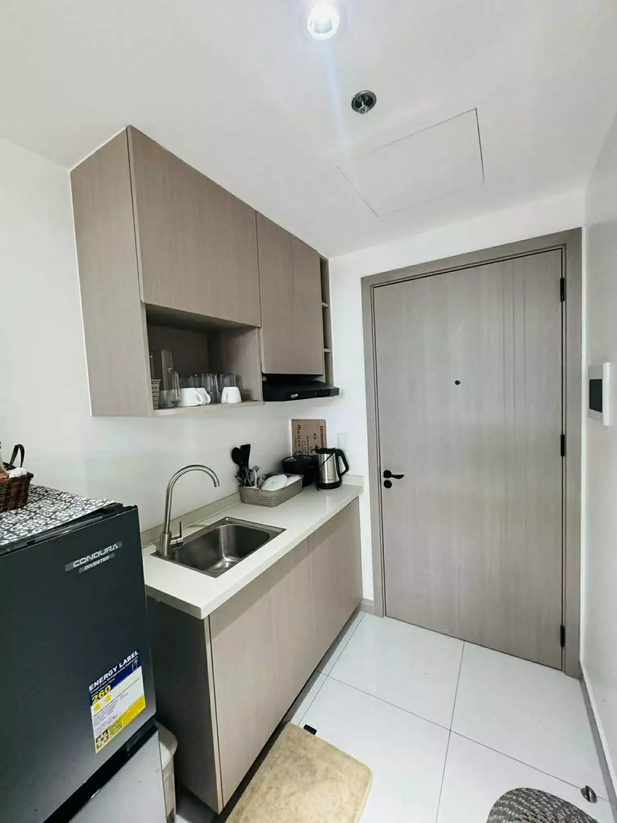 Fully furnished studio unit at ARC Tower — Studio in V Rama Avenue, Cebu City, Cebu — Photo 5