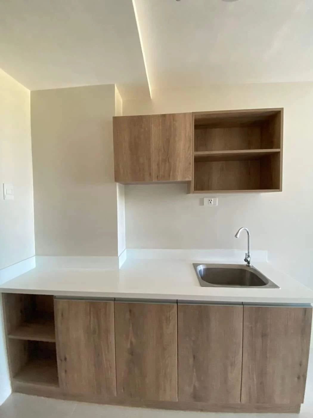 For Assume One BR Condo with Parking Included at Primeworld District Mactan — 1 Bedroom in Lapu Lapu City, Cebu — Photo 6