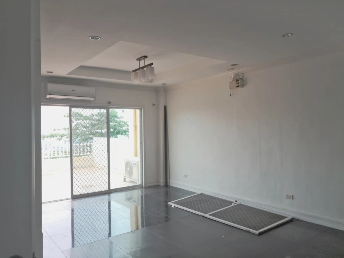 Townhouse for Sale - South Hills Subdivision in Tisa, Cebu City