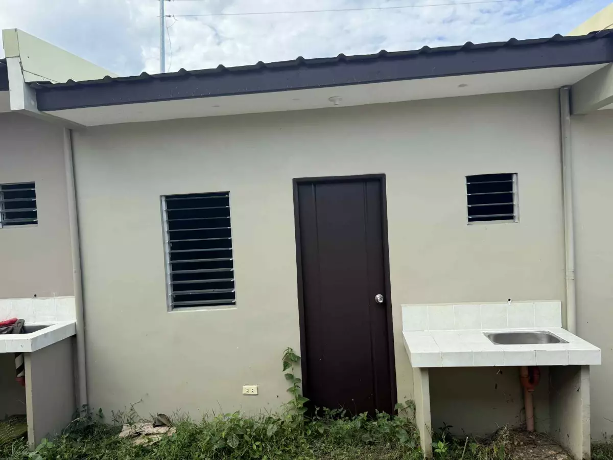 RUSH ASSUME SALE – LUMINA UNITS — Townhouse in Bacong, Negros Oriental, Philippines — Photo 4