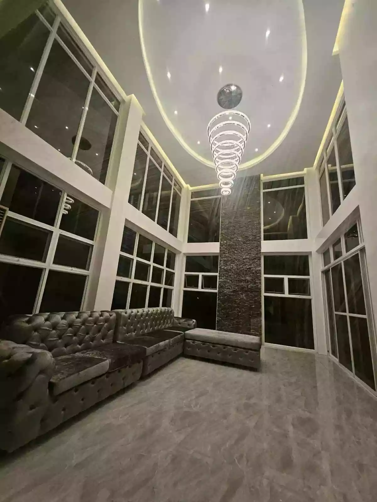 Ultra-Luxury Brand New 6-Storey House & Lot for Sale with Elevator access  & Swimming Pool — House and Lot in Paseo John, Cebu City, Cebu — Photo 4