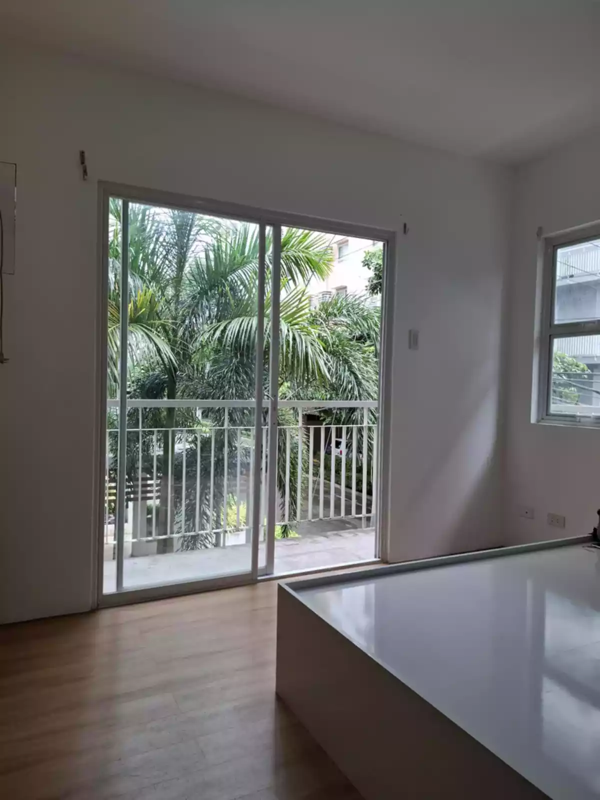 Studio with Balcony for Sale — Studio in Salinas Drive Extension, Cebu City, Philippines — Photo 5