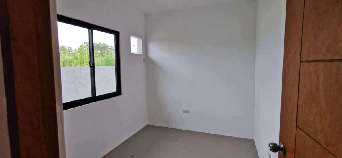4-bedrooms Bungalow House and Lot — House and Lot in Bacolod, Negros Occidental, Philippines — Photo 5