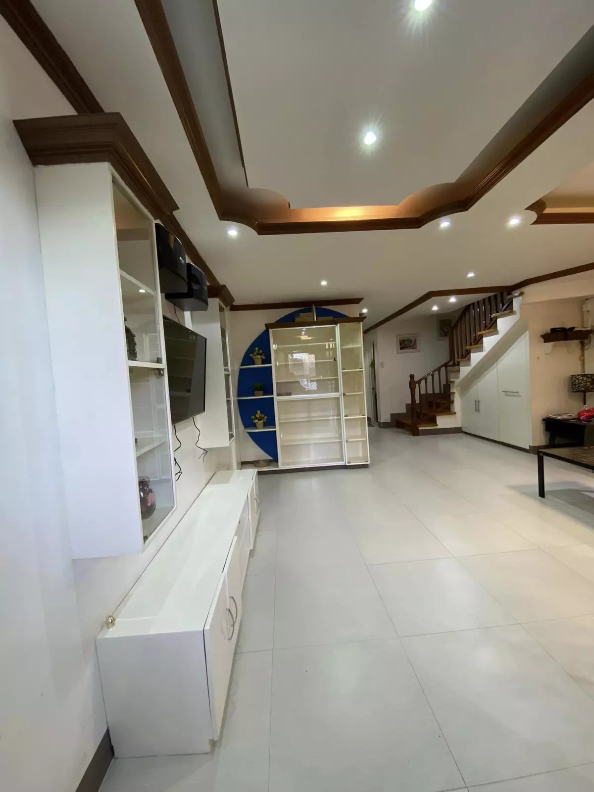 Open photo 11 of 12 — FULLY FURNISHED TOWNHOUSE IN MABOLO