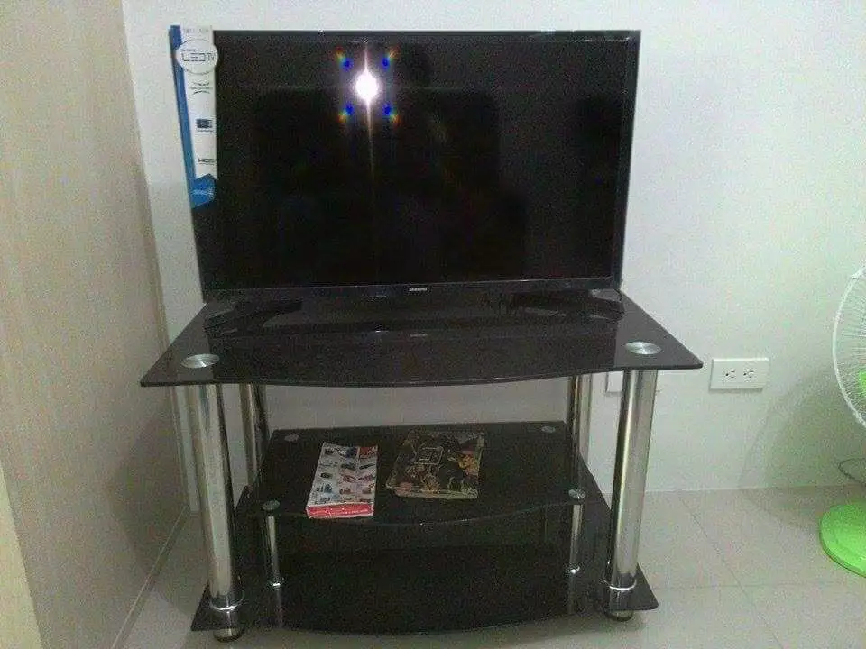 For Sale 1-bedroom with Balcony Near Glorietta, St. Andrew's Parish, Power Plant Mall, Greenbelt, Makati Medical Center, Makati Metro Manila — 1 Bedroom in Makati City, Metro Manila, 1224 — Photo 2
