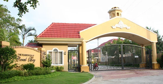 For Sale Two Storey Single Detached 3BR House & Lot with Balcony & Sea View @ Coral Bay, Minglanilla