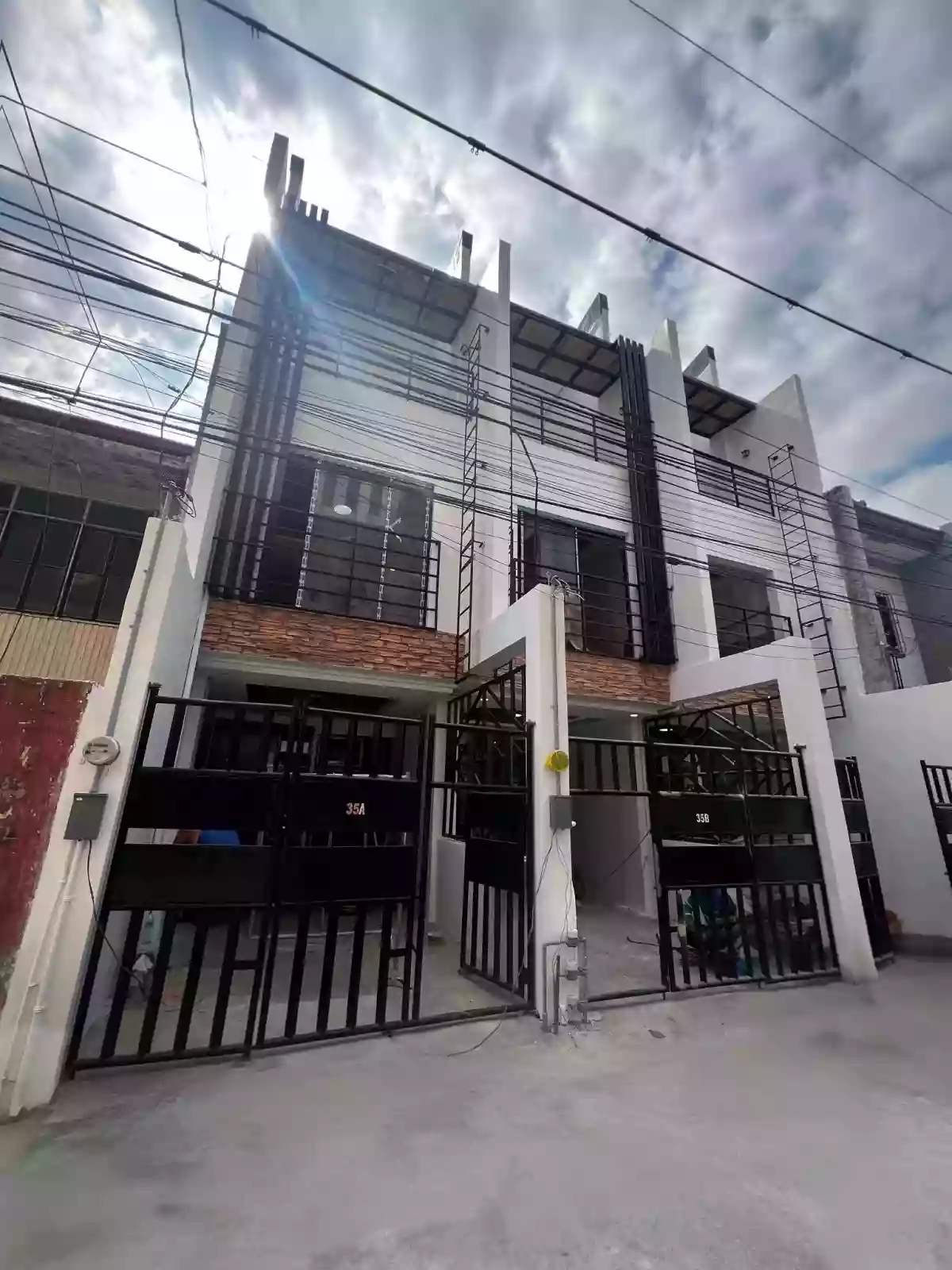 ONE UNIT LEFT! BRANDNEW THREE STOREY TOWNHOUSE WITH OPEN ROOFDECK BOUNDARY QC NEAR SAMPALOC MANILA