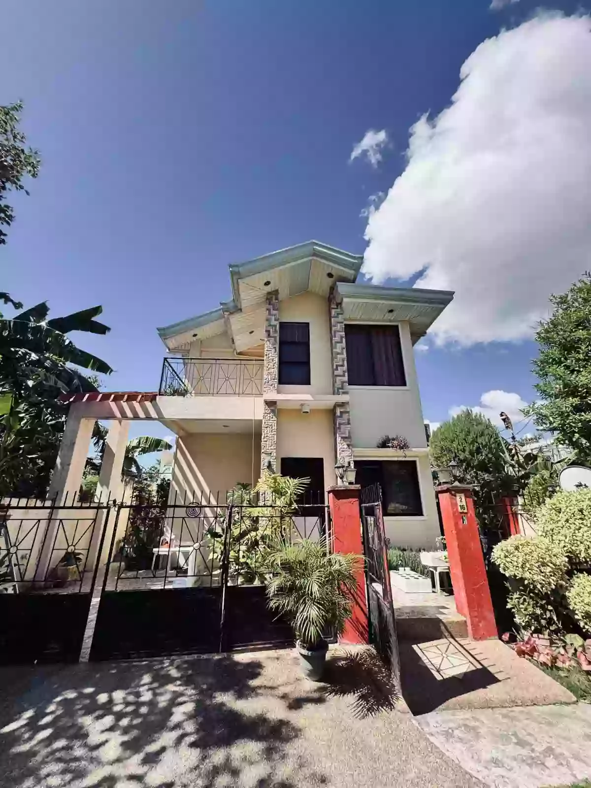 4-BEDROOM 2-STOREY HOUSE AND LOT IN CORONA DEL MAR, TALISAY CITY, CEBU