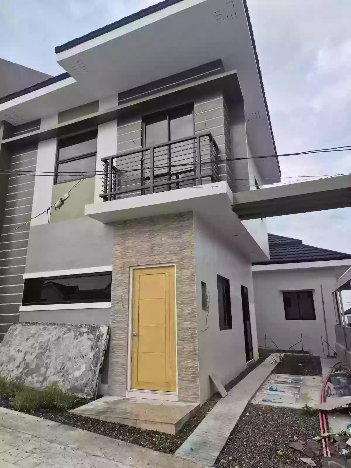 FOR ASSUME DUPLEX IN MINGLANILLA HIGHLANDS — House and Lot in Abuno, Minglanilla, Cebu — Photo 2