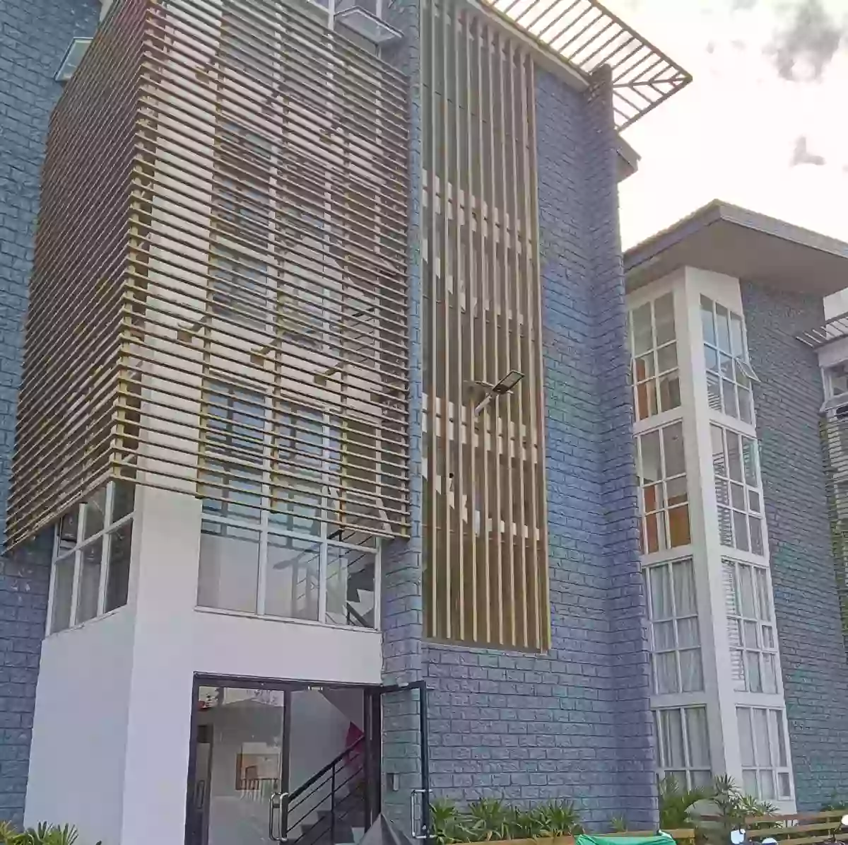 Open photo 11 of 11 — Condominium 