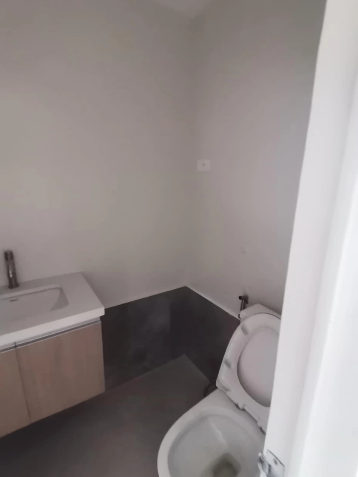 Php475k for Assume Ready for Occupancy Condo Unit in Primeworld District, Agus, Lapu-Lapu City — 1 Bedroom in Lapu Lapu City, Cebu — Photo 2