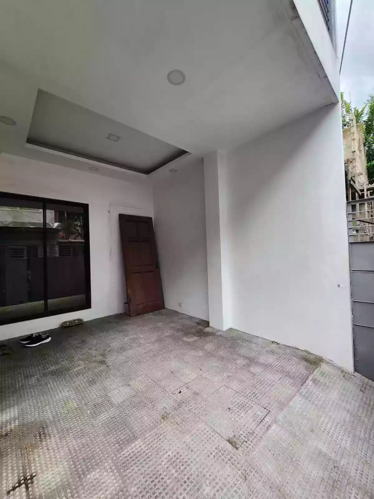 Open photo 14 of 14 — House & Lot with Unfinished Apartment