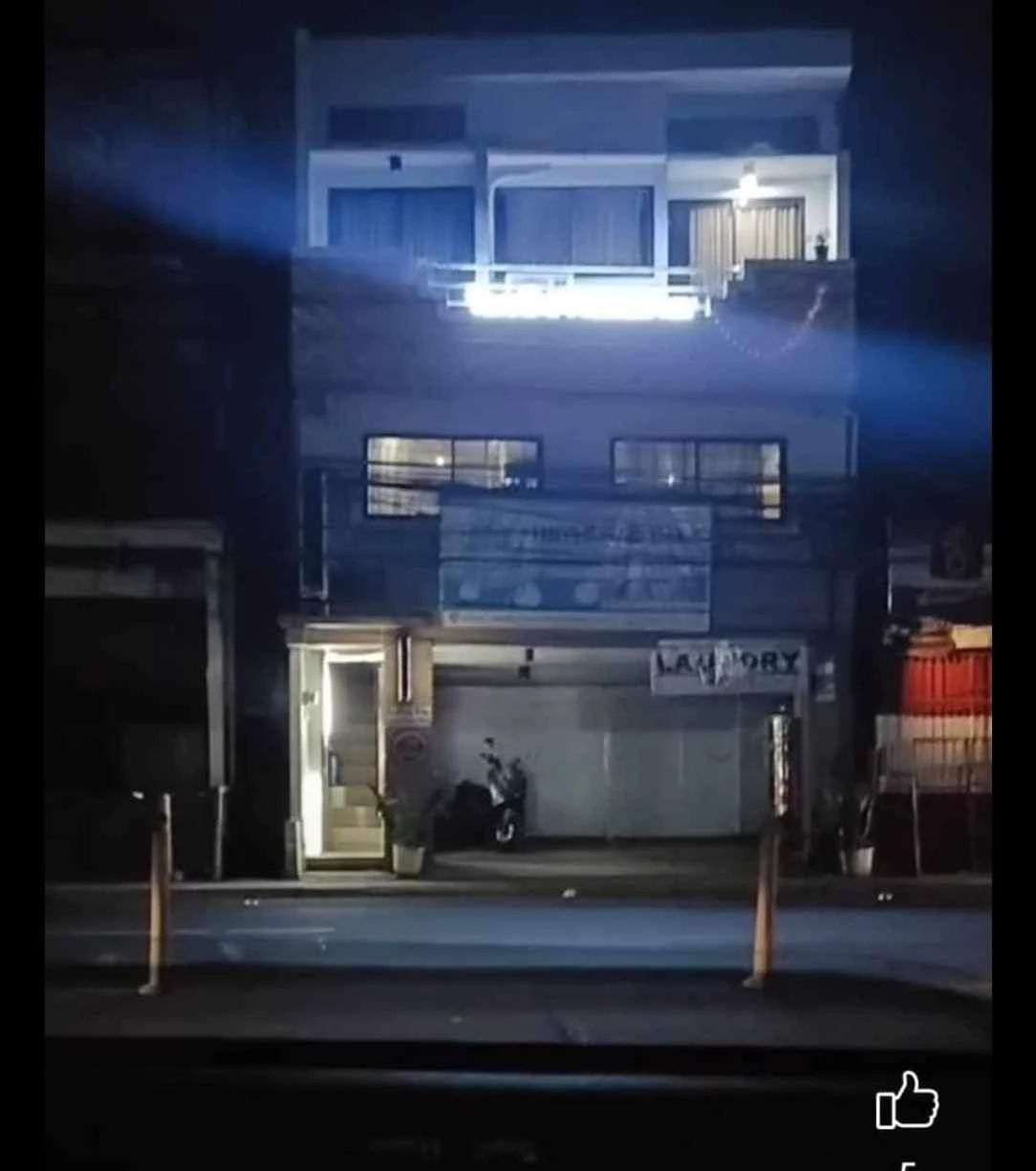 COMMERCIAL BUILDING — Building in Minglanilla, Cebu, Philippines — Photo 4