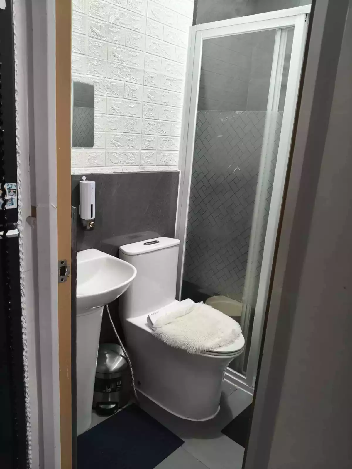 Townhouse — Townhouse in Main Street, City of Santa Rosa, Laguna — Photo 6