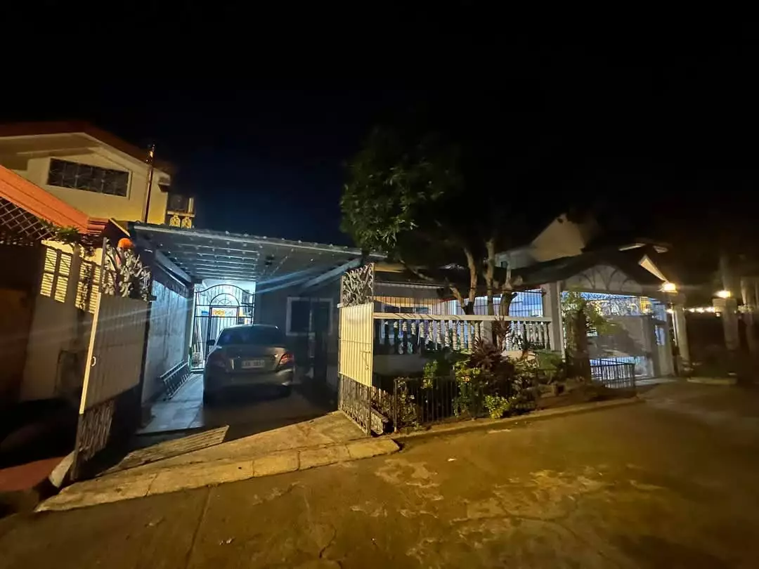 Open photo 13 of 20 — HOUSE & LOT @ FLORES VILLAGE FULLY FURNISHED